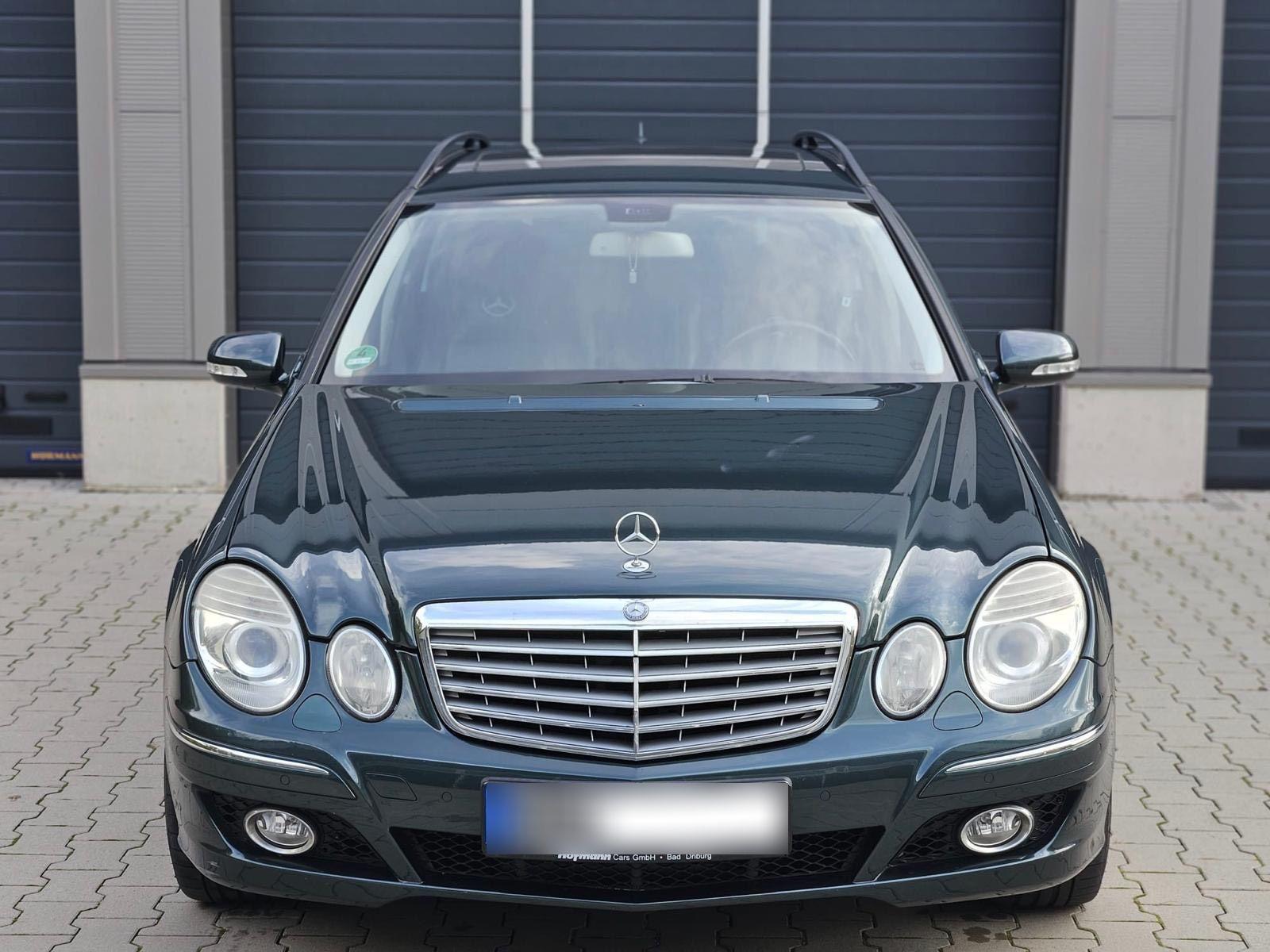 Mercedes-Benz E350 2007 — rear view