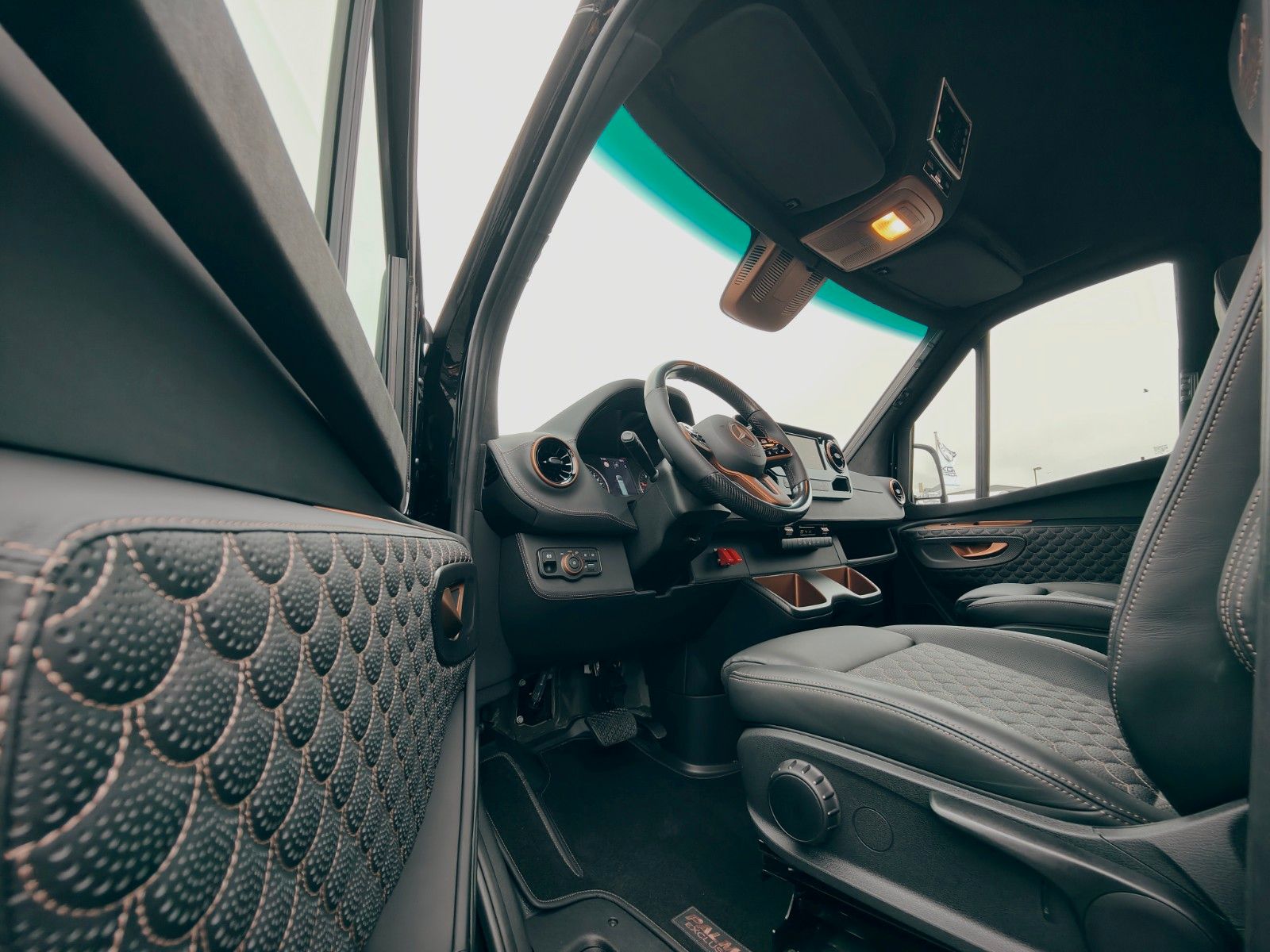 Fahrzeugabbildung HYMER / ERIBA / HYMERCAR GRAND CANYON S 4x4² RSX-8 LTD. - AUS ERSTBESITZ