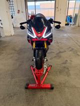 Aprilia Tuono Factory 