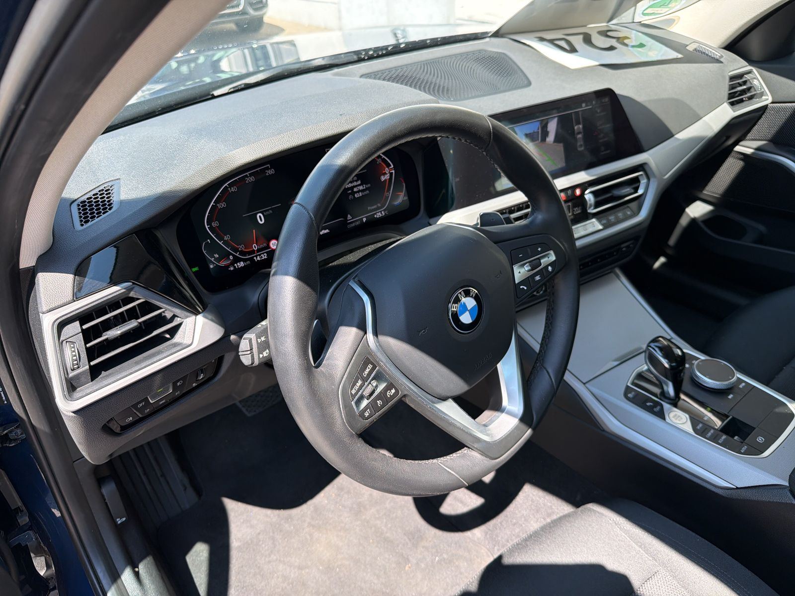 BMW 320i Limousine SHZ DAB foto 18