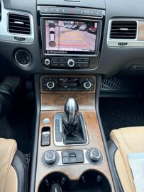 Volkswagen Touareg - 10
