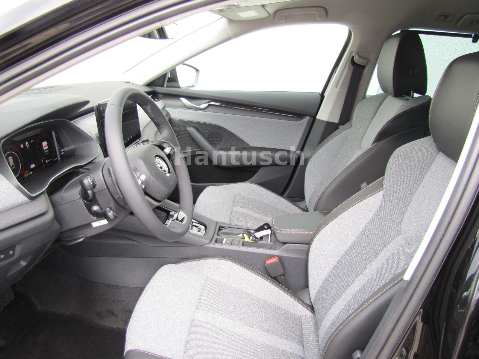 Fahrzeugabbildung SKODA Octavia Combi Exclusive 2.0 TDI 150PS 7-Gang DSG