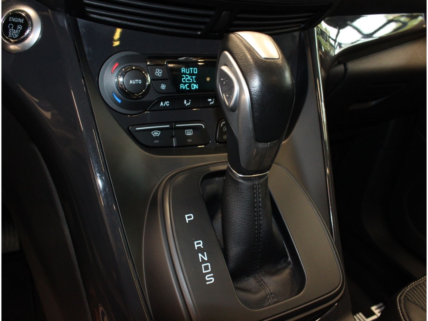 Fahrzeugabbildung Ford Kuga Individual 2.0 TDCi *AHK*Pano*Klima*
