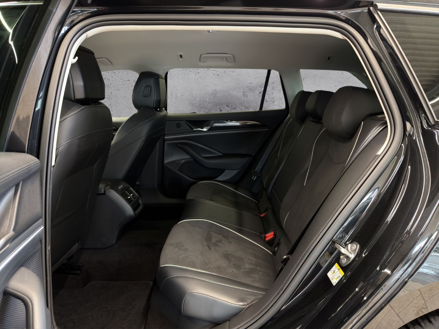 Volkswagen Passat Variant - Bild 10