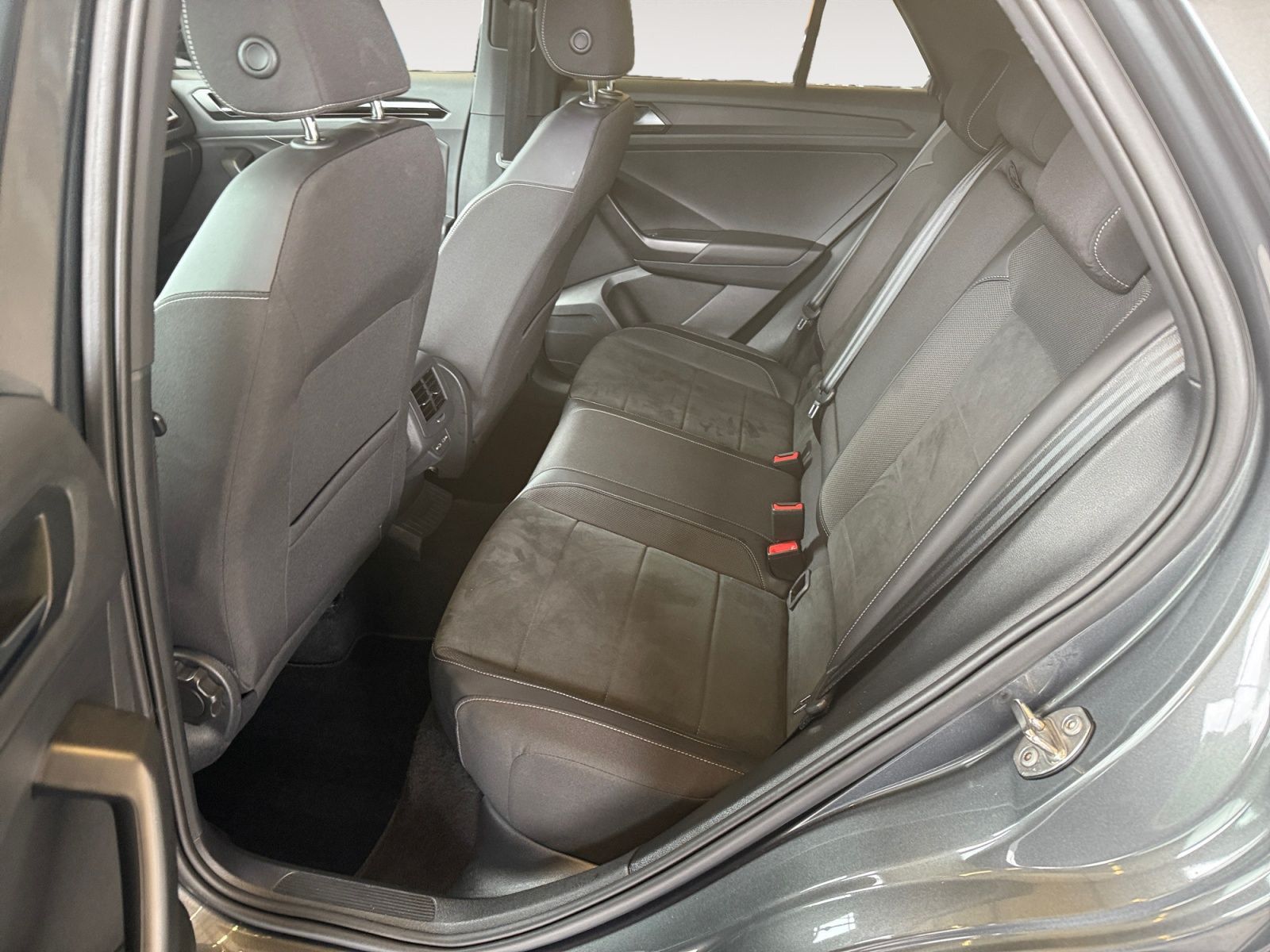 Volkswagen T-Roc - Bild 14