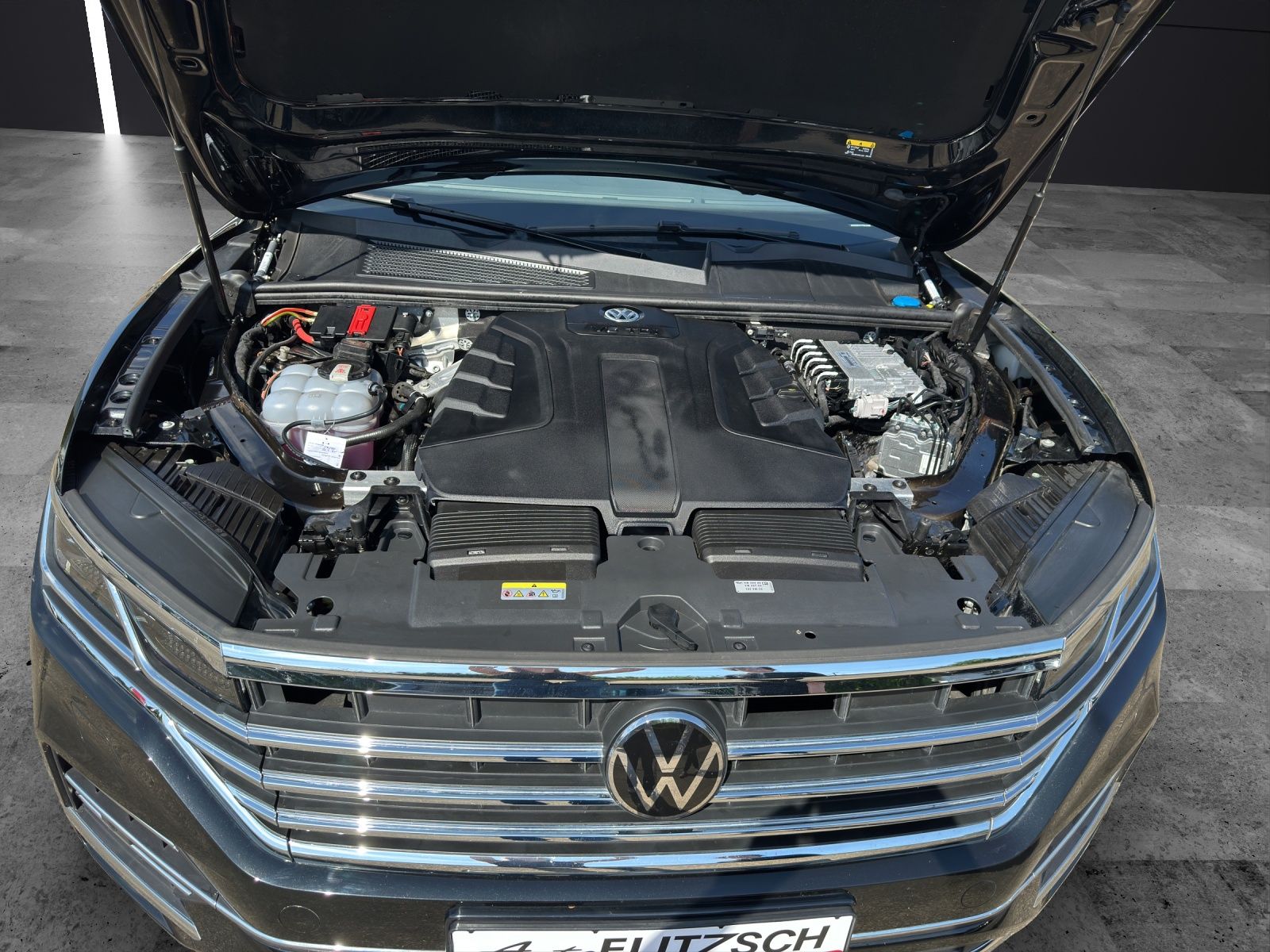 Fahrzeugabbildung Volkswagen Touareg Elegance TDI 4M MATRIX Luft AHK Standhzg