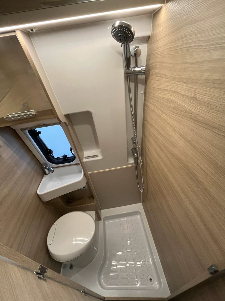 Fahrzeugabbildung Forster Vantasy V 599 HB *Modell26*Rückfahrkam.*Dieselhz