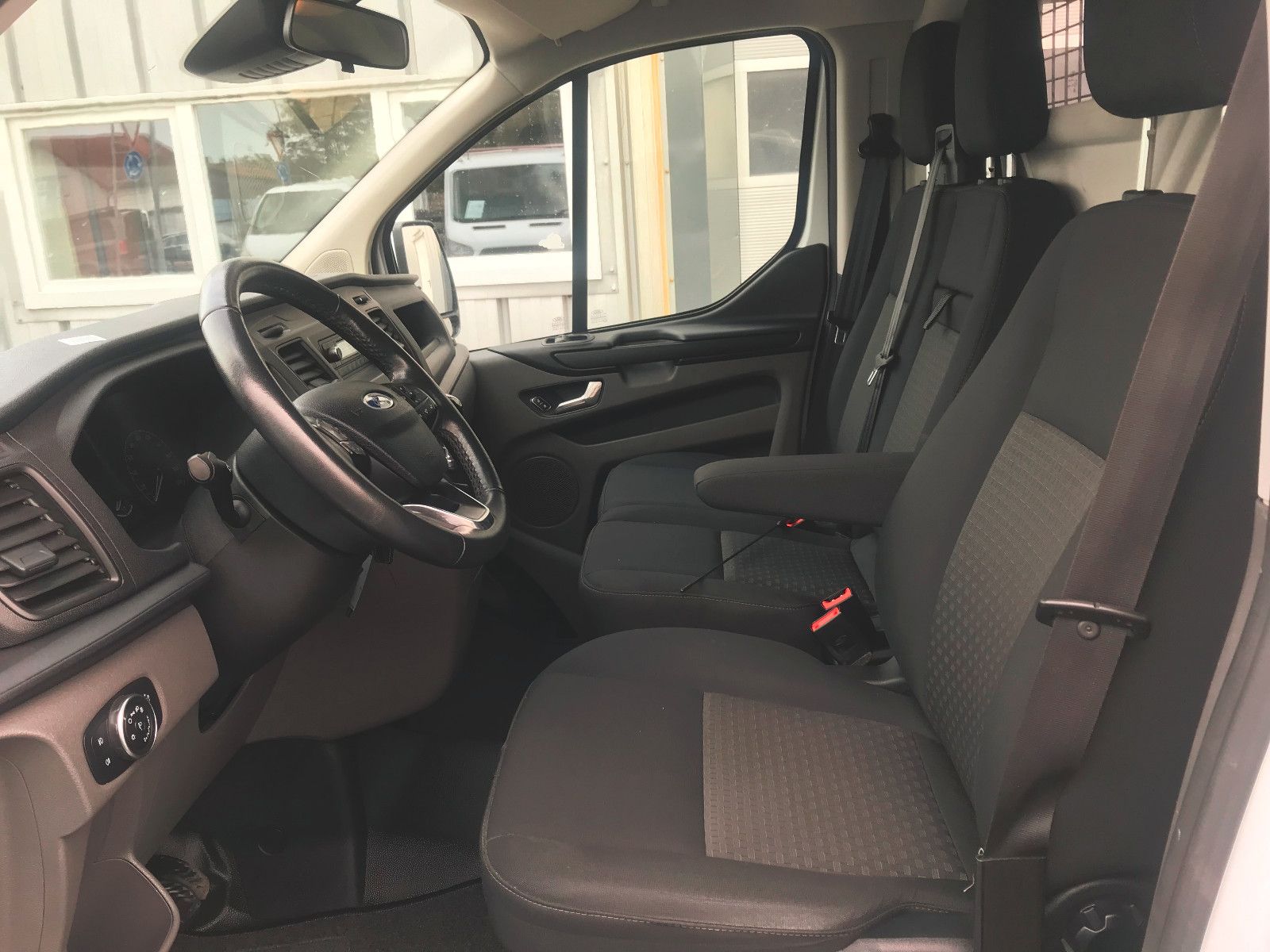 Fahrzeugabbildung Ford TransitCustomKasten340 L1Trend,AHK,STH,PDC,LED