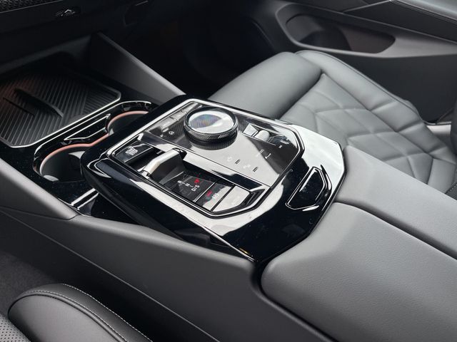 Foto Nummer 10: BMW 550e xDrive
