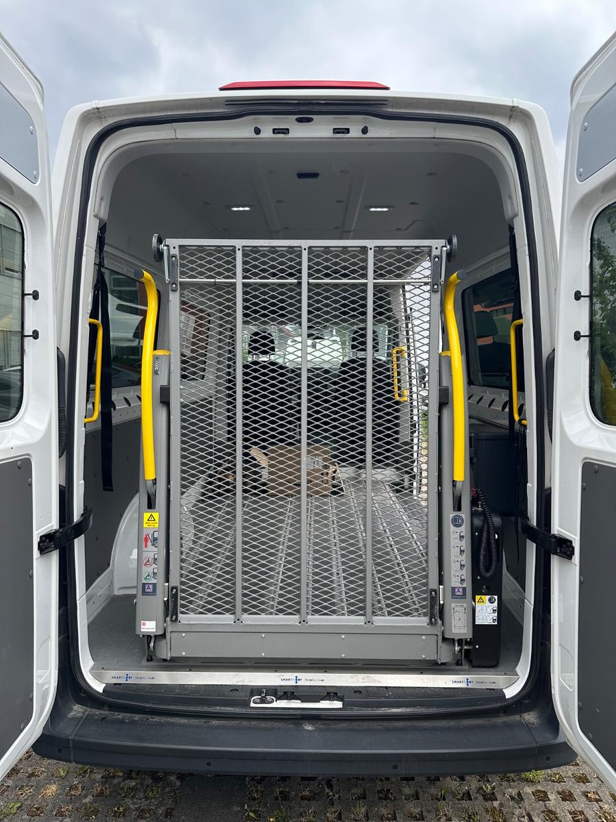 Volkswagen Crafter  35 mittellang Hochdach Rollstuhl Rampe