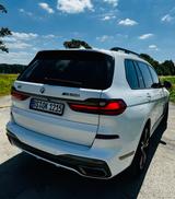 BMW X7 M50i , Vollausstattung, TÜV neu - weiße BMW X7 M50