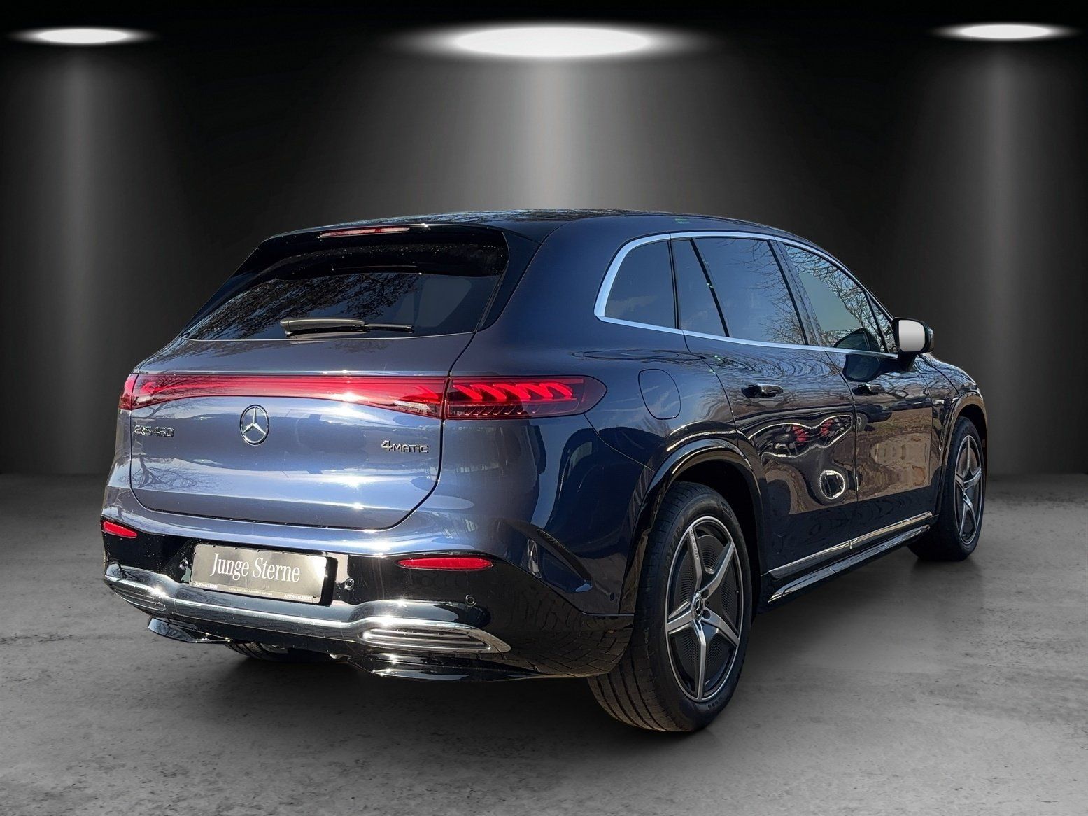 Fahrzeugabbildung Mercedes-Benz EQS 450 4M SUV AMG Prem+ AHK Massage 22kw AR-HUD