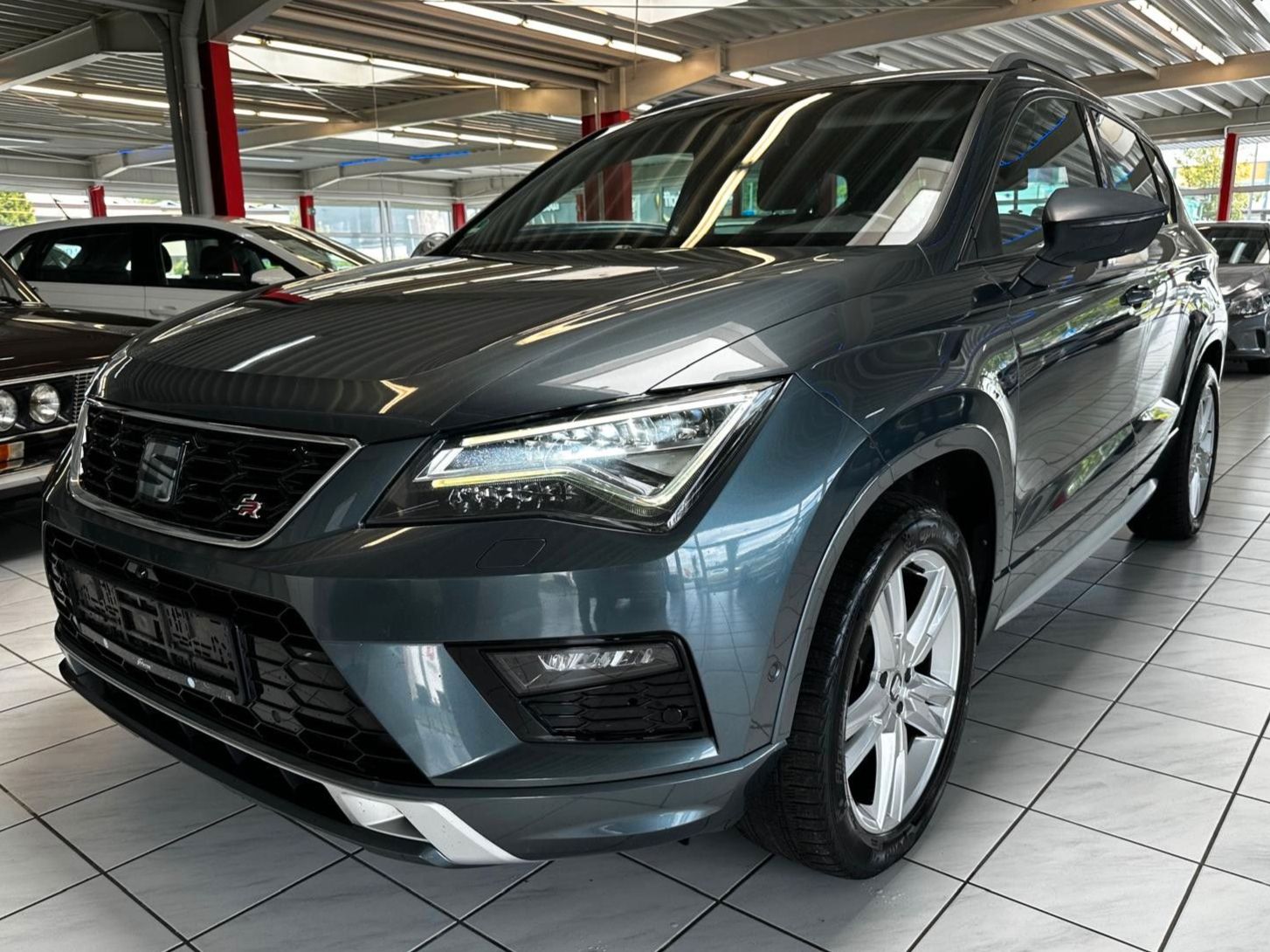 SEAT Ateca FR 4Drive LED 360° ACC Alcantara 1. Hand