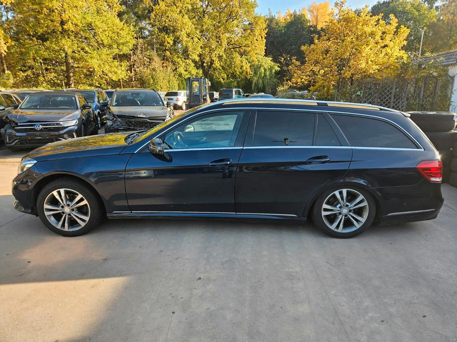 Mercedes-Benz E220 2013 — photo 8