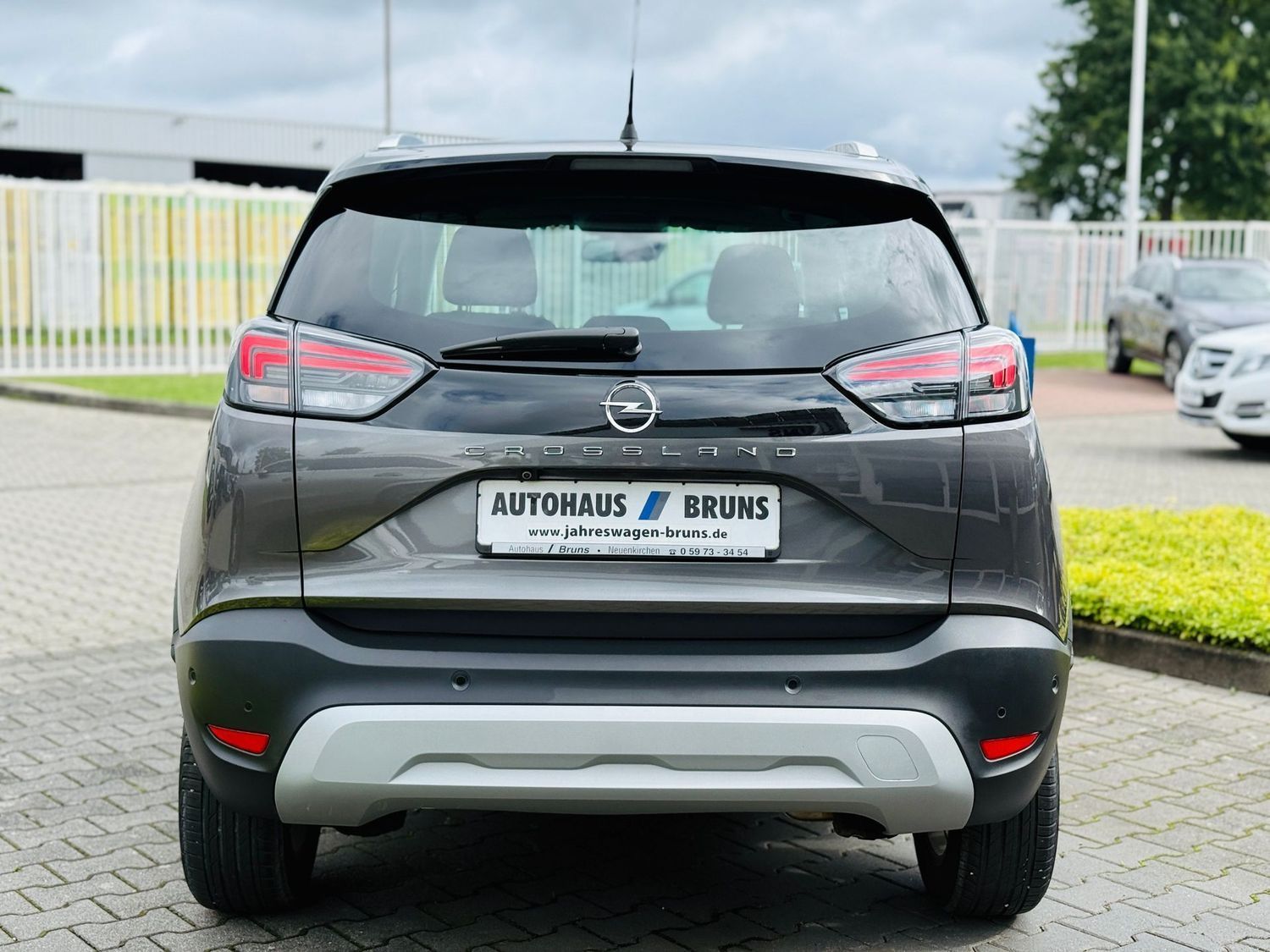 Fahrzeugabbildung Opel Crossland X 1,2 T ELEG., Navi, Panod, LED, RFK,