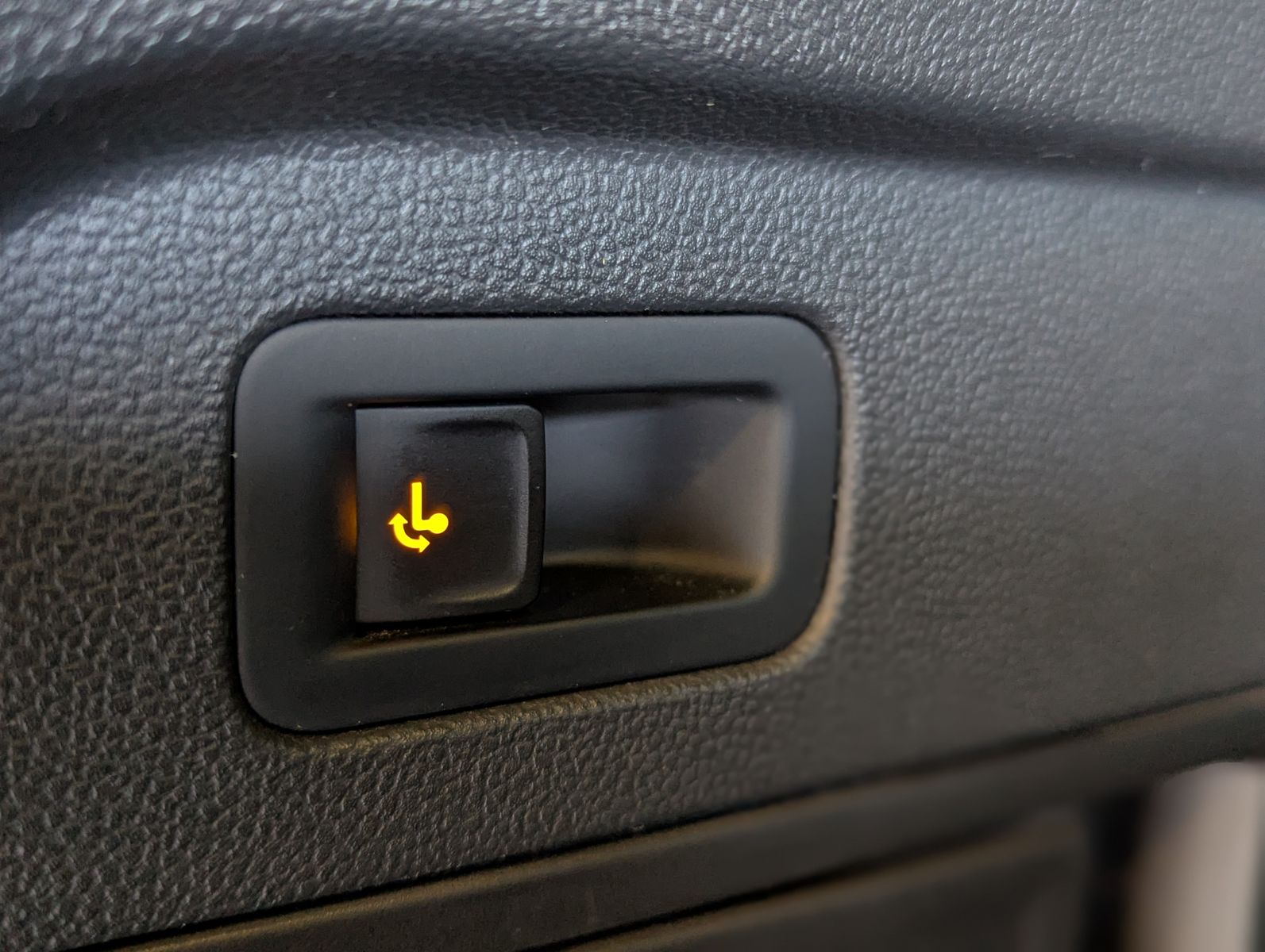 VW Tiguan Allspace 2.0 TDI DSG R-Line 4M Pano AHK - Image 19