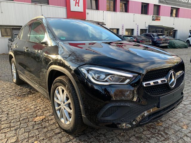 Mercedes-Benz GLA 200 Progressive 120kW AHK ACC SHZ KeylessGo