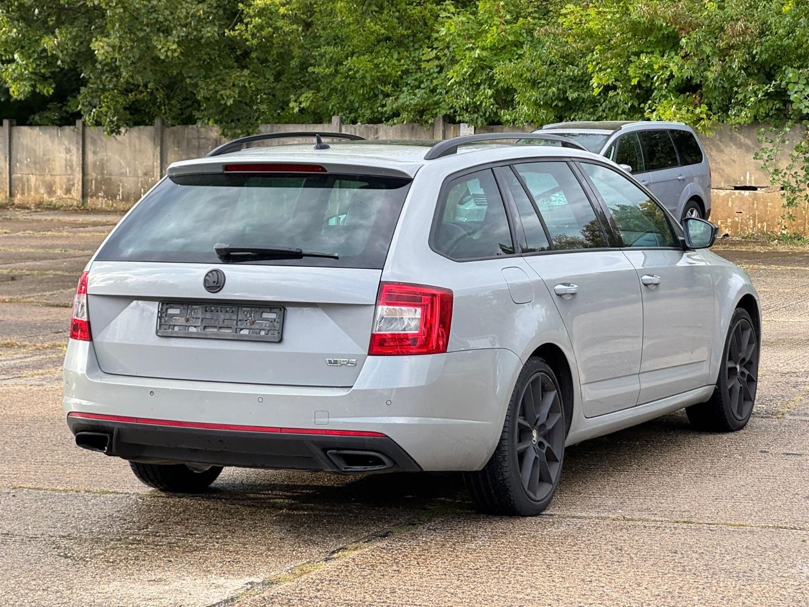 Skoda Octavia 2014 — interior