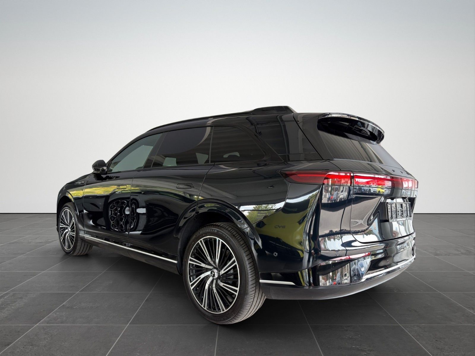XPENG G9