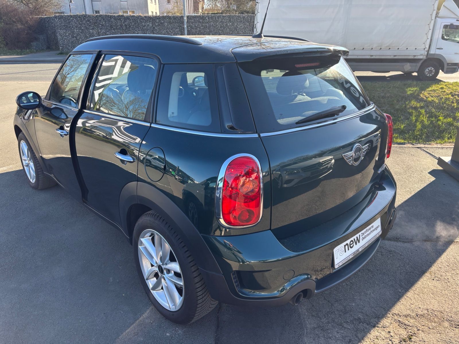 Fahrzeugabbildung MINI COOPER_S Countryman Cooper S