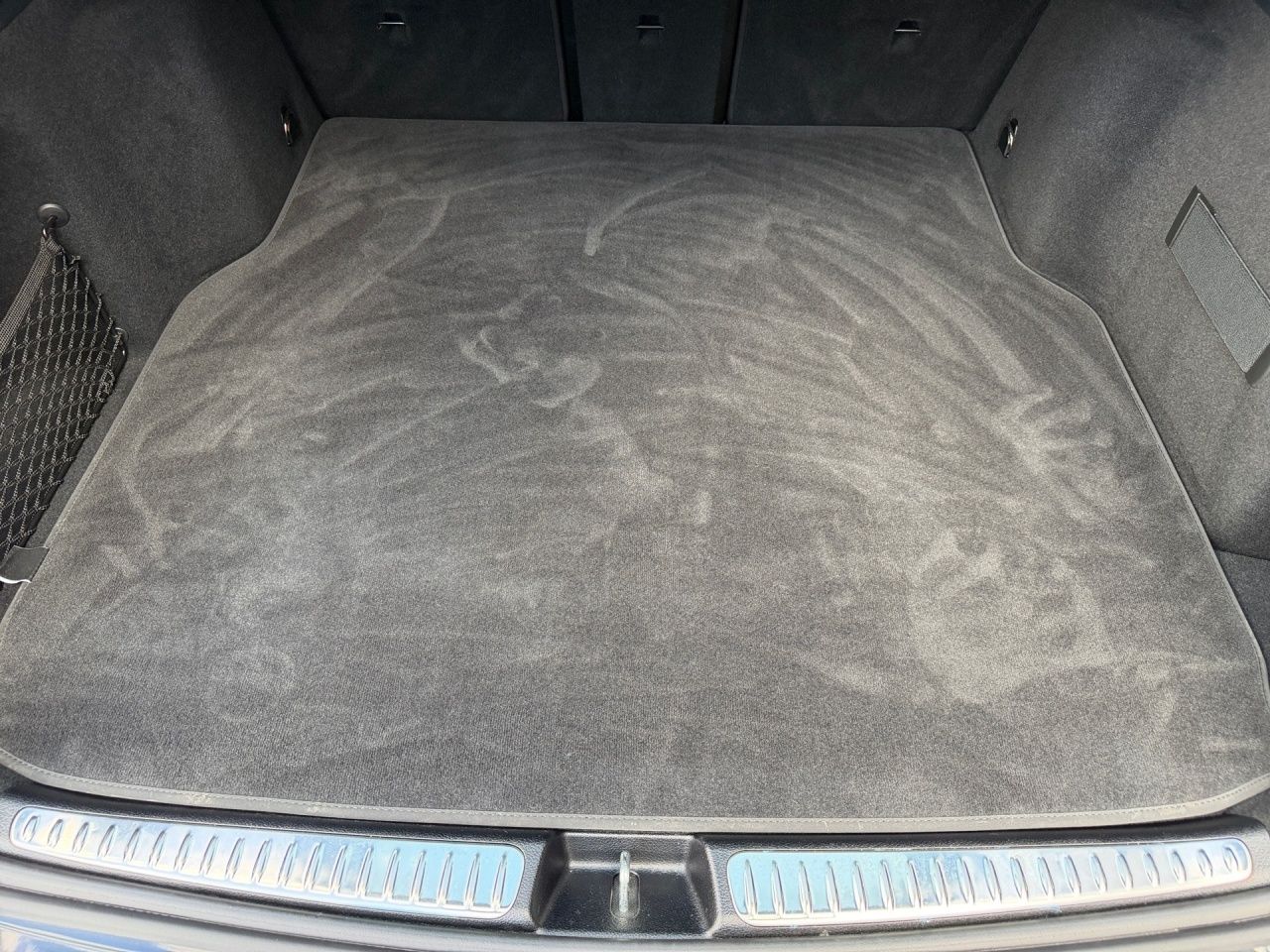 Fahrzeugabbildung Mercedes-Benz C 300 d T-Modell AMG+AHK+AMBIENTE+KAMERA+LED+