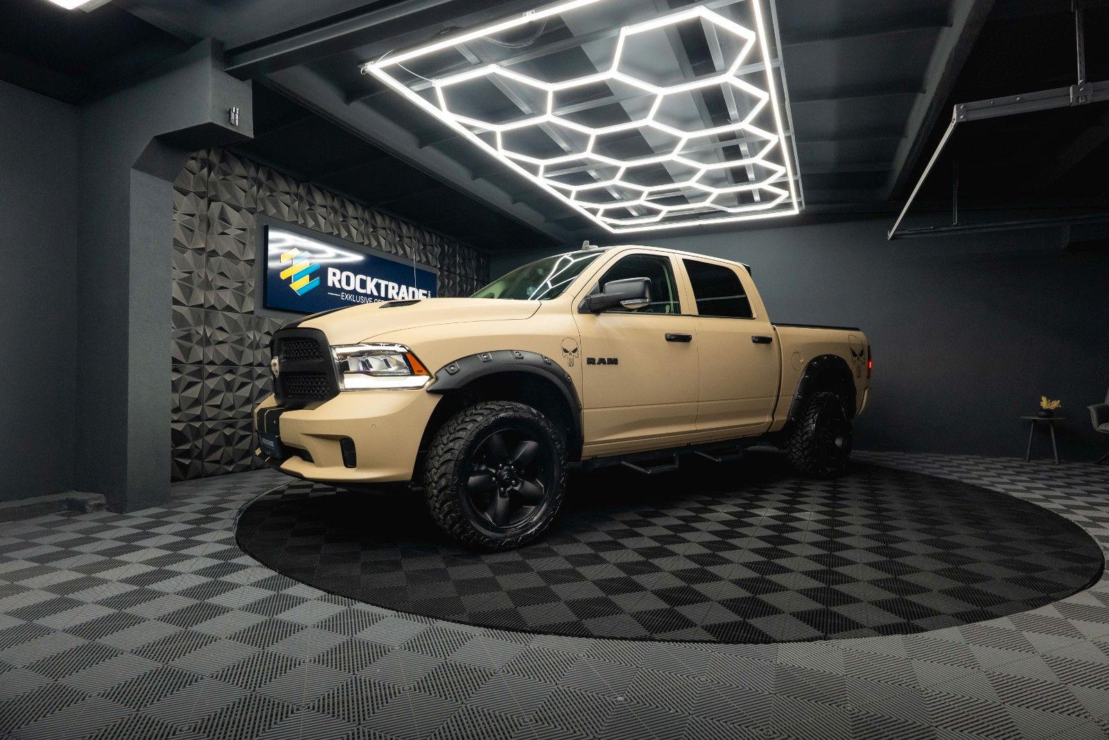 Fahrzeugabbildung Dodge RAM 5.7 V8 HEMI 4x4 PUNISHER OFFROAD RAPTOR LACK