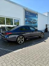 BMW M550i xDrive A - Garantie/Wartung bin 04.2027 - BMW 550: Xdrive