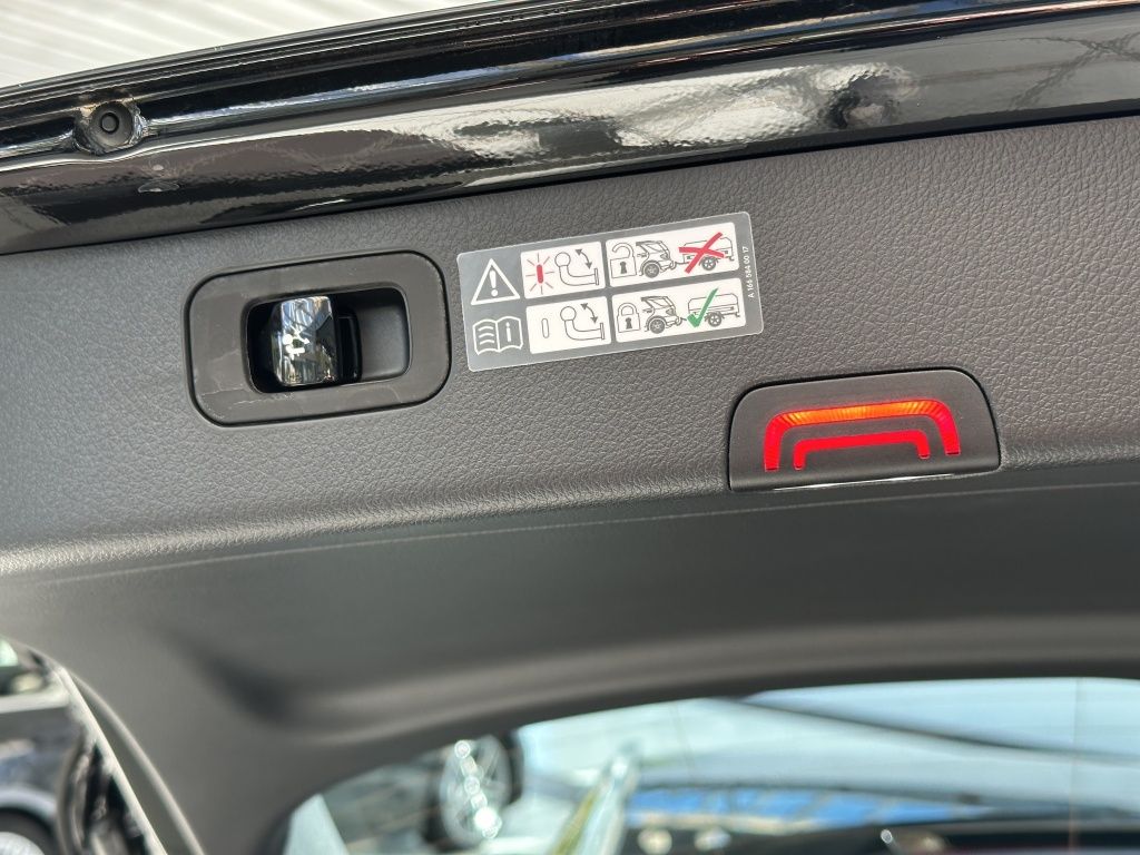 Fahrzeugabbildung Mercedes-Benz C 300 T-Modell AMG Line*el. Heckklappe*LED*AHK