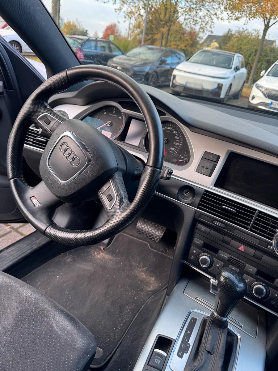 Audi Quattro 2011 — photo 13