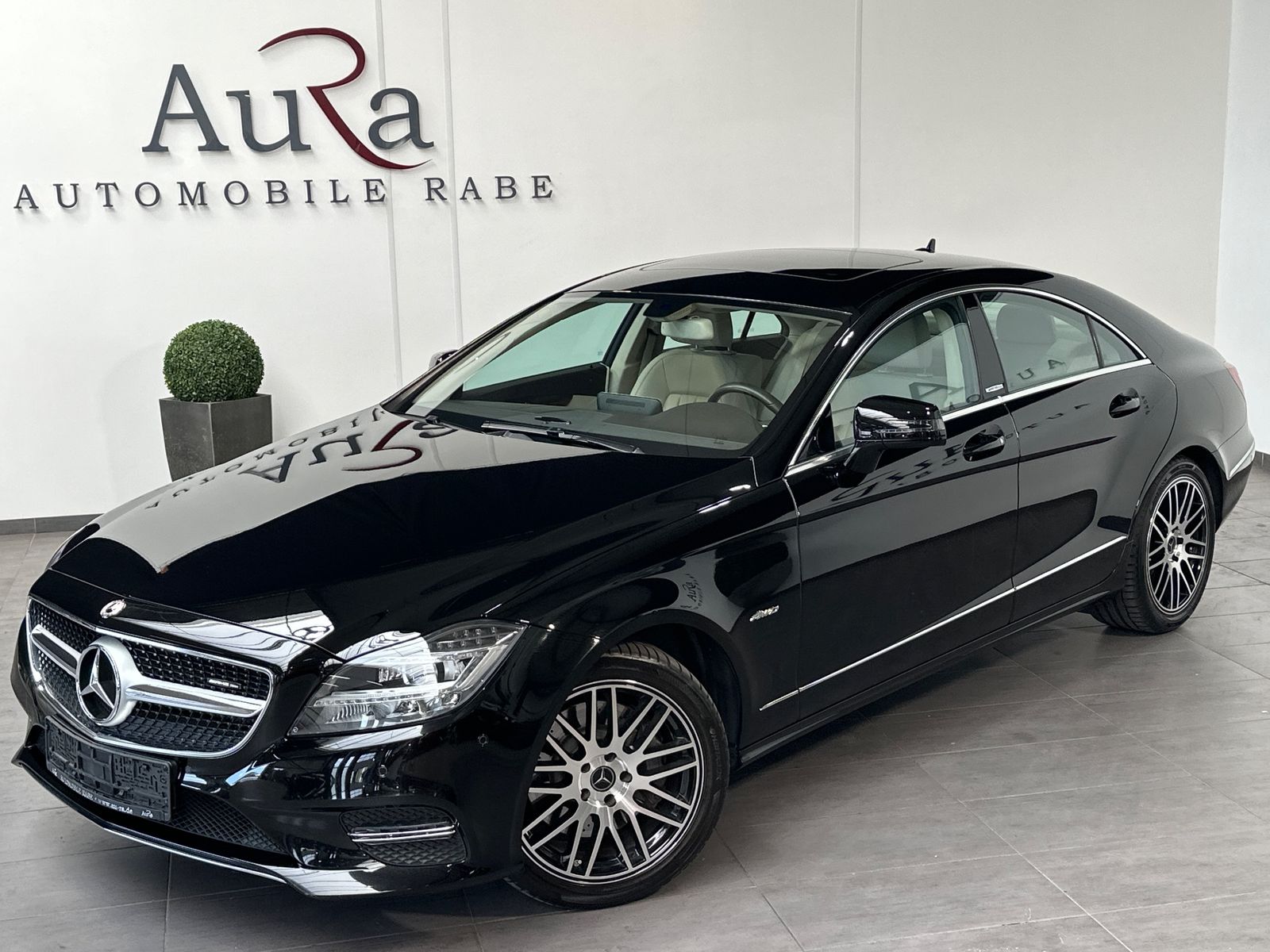 Fahrzeugabbildung Mercedes-Benz CLS 400 4MATIC NAV+LED+SHZ+GLASDA+AIRMATIC+PP