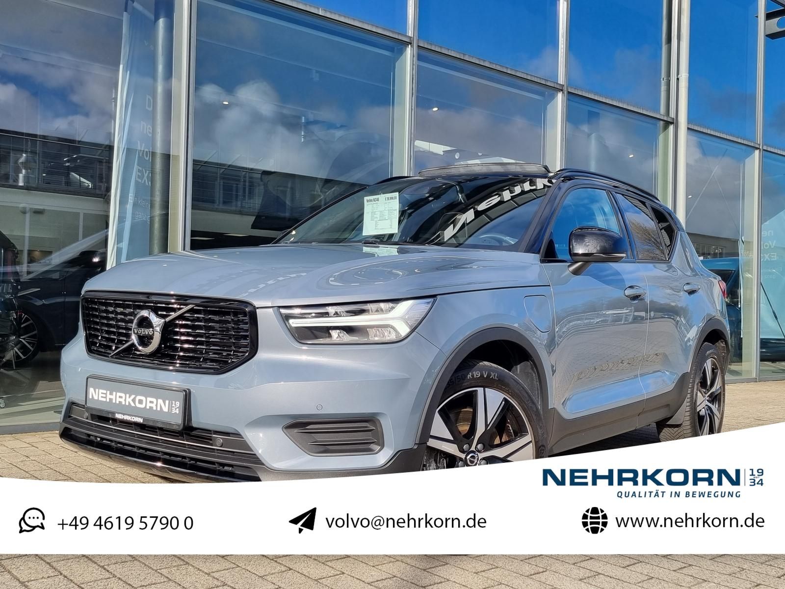 Fahrzeugabbildung Volvo XC40 T4 Recharge R-Design 'AHK, Panoramadach'