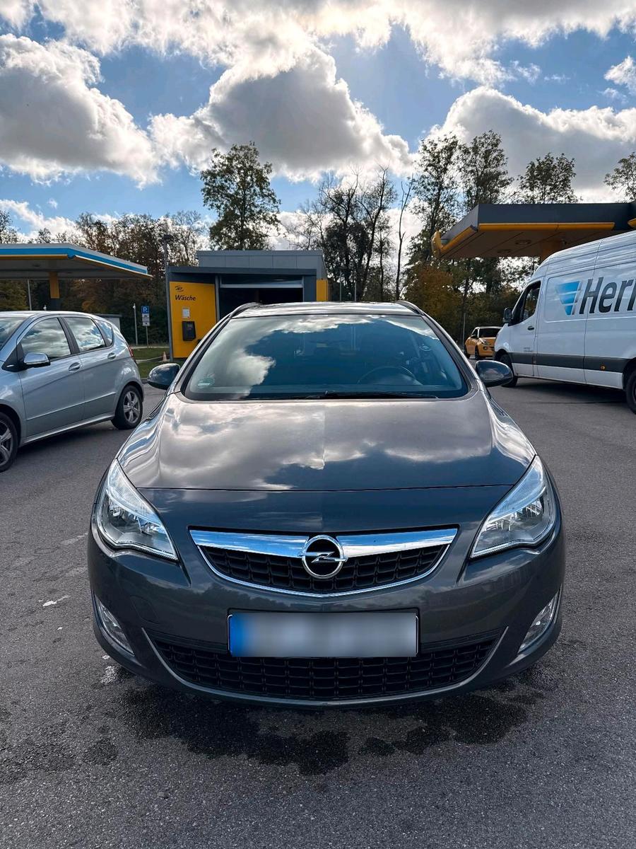 Opel Astra 2012 — photo 6