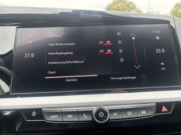 Bild 18 Opel Grandland (X) Grandland 1,2 AT Business Elegance NAVI/PDC V0+H