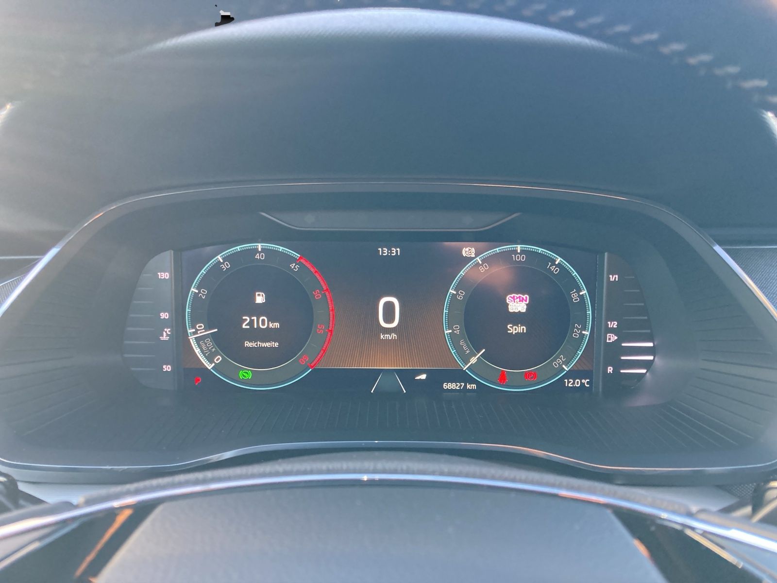 Fahrzeugabbildung SKODA Octavia Combi TDI First-Edition DSG LED Navi PDC