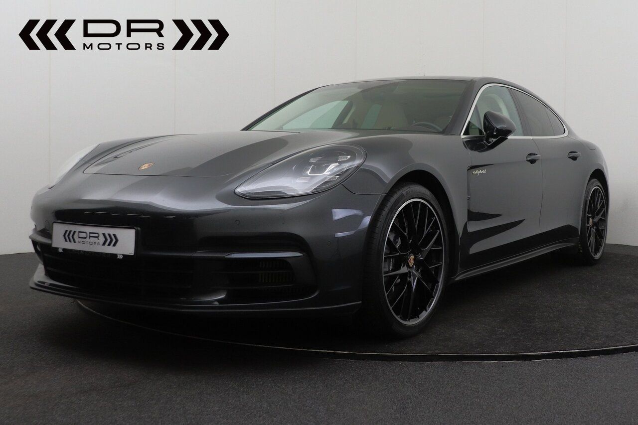 PORSCHE Panamera