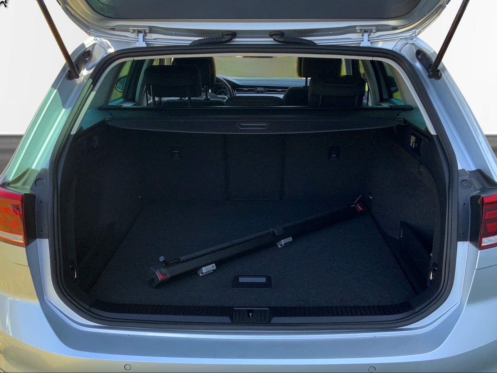 Passat Variant 1.5 TSI Business RFK,SHZ,NAV, LED