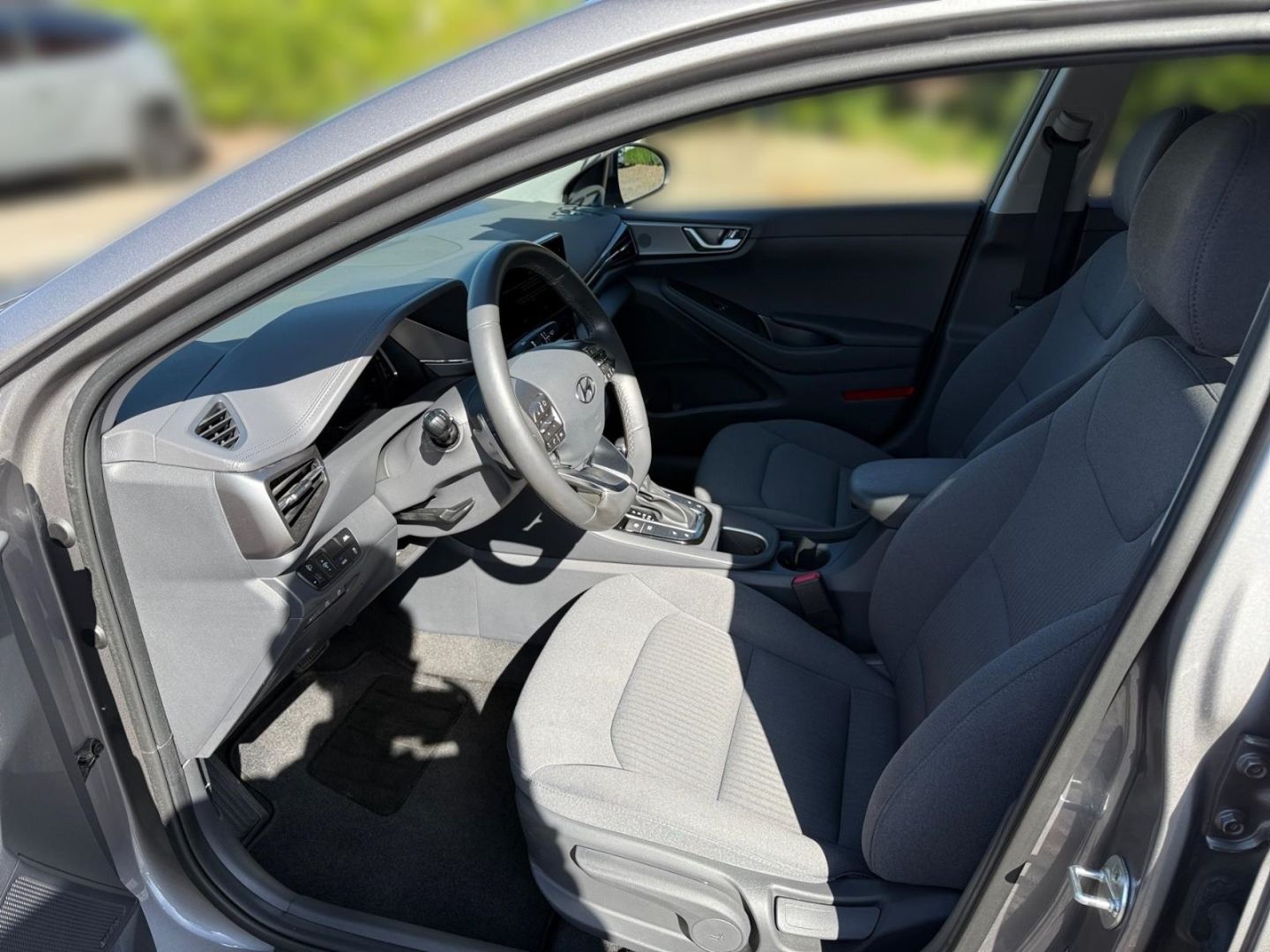 Fahrzeugabbildung Hyundai IONIQ 1.6 Plug-In Hybrid STYLE-Paket Navigation