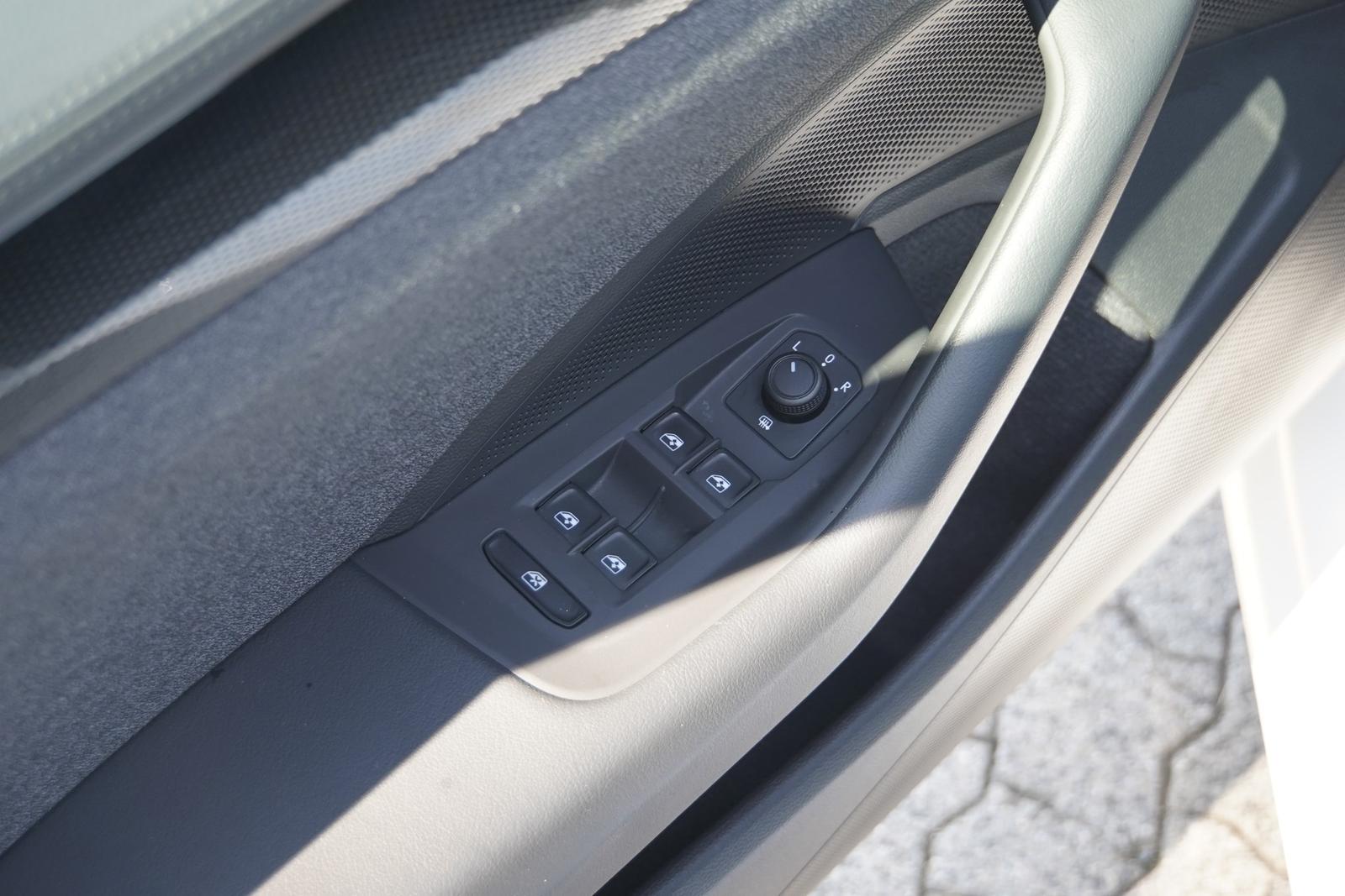 Volkswagen Passat 1.5 eTSI DSG LED ACC Navi Kamera, миниатюра 24
