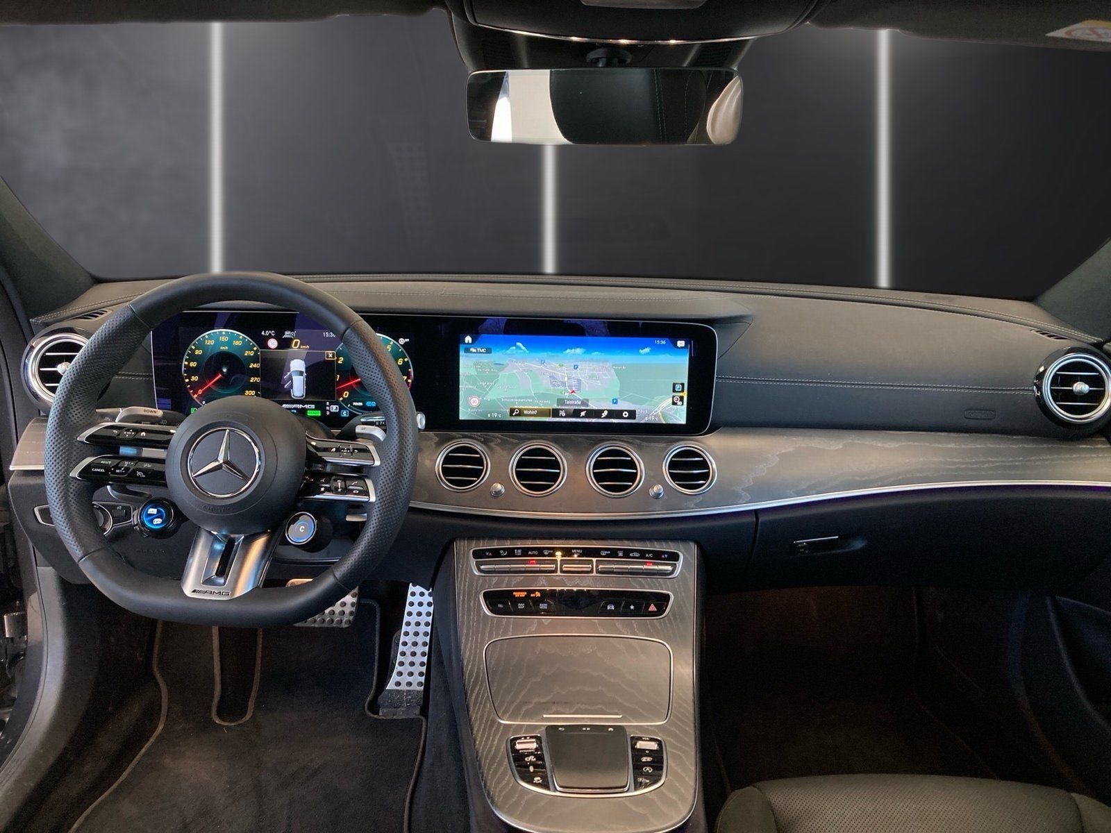 Fahrzeugabbildung Mercedes-Benz E 53 T 4M+ AMG*Distronic*Panorama*AHK*Standheiz*