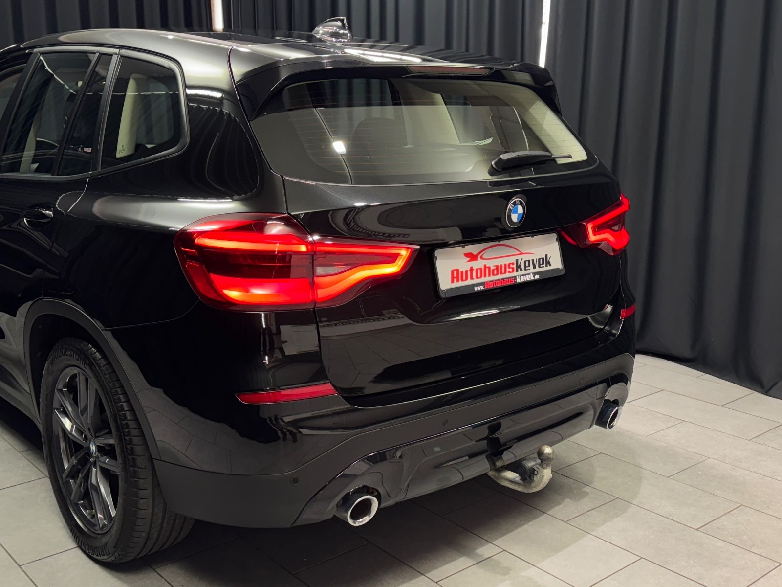 Fahrzeugabbildung BMW X3 xDrive 20d|LEDER|NAVI|M-SPORT 19 ZOLL|AHK