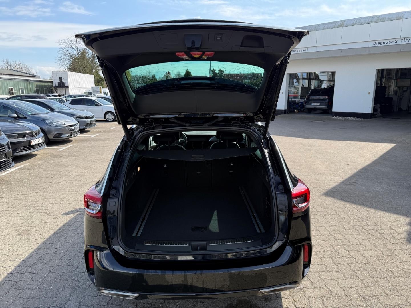 Opel Insignia B Sports Tourer GSi 4x4 Alcantara