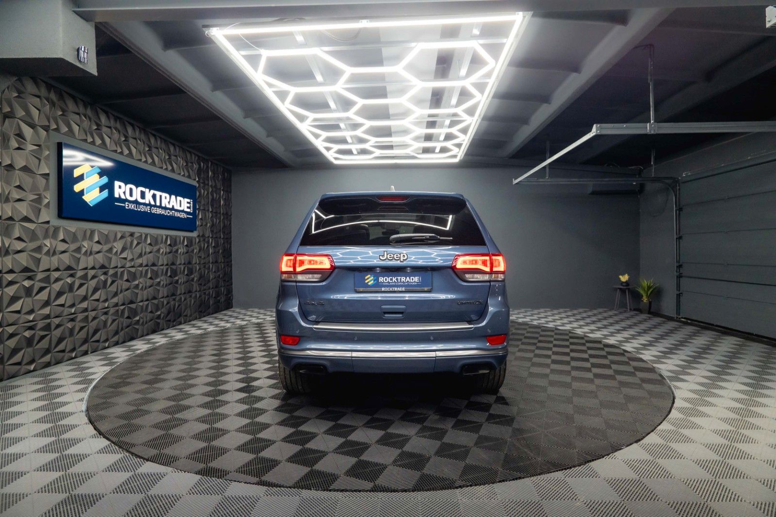 Fahrzeugabbildung Jeep Grand Cherokee 3.6 4x4 LIMITED X *Pano*LED*19%*