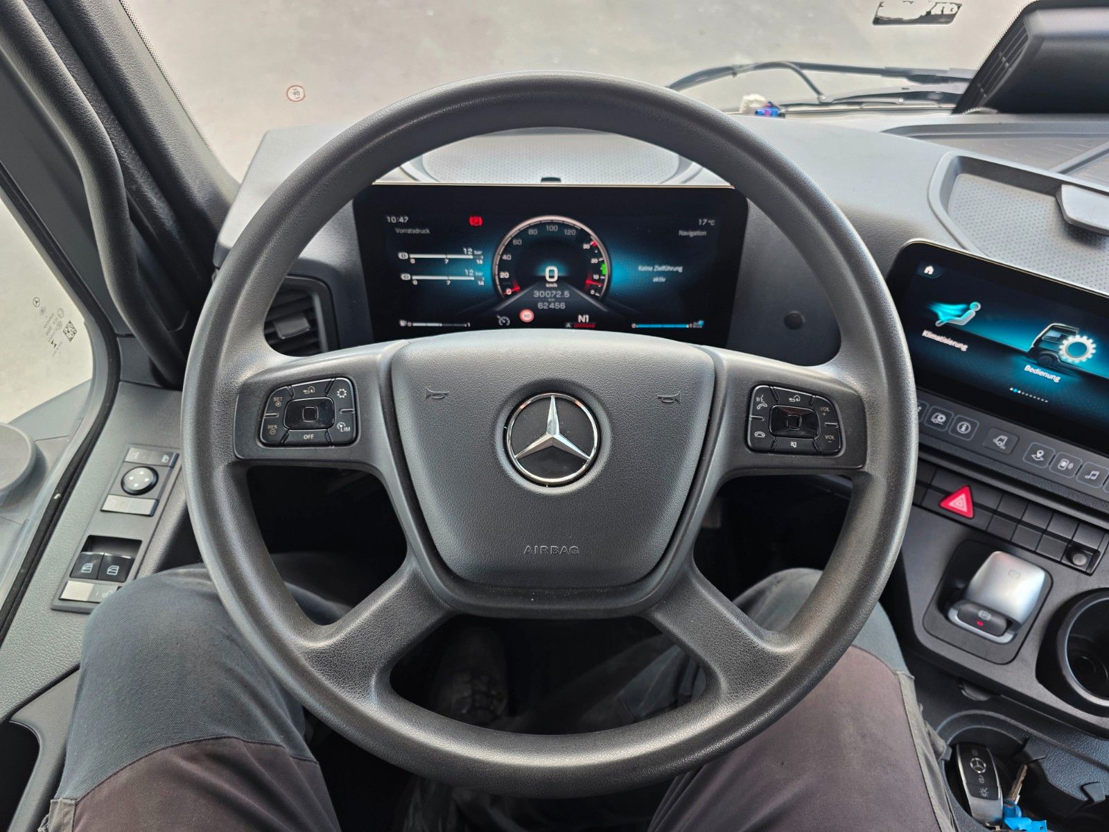 Fahrzeugabbildung Mercedes-Benz Arocs 1835 KK Heckkran Atlas 126.3E-A3L Funk
