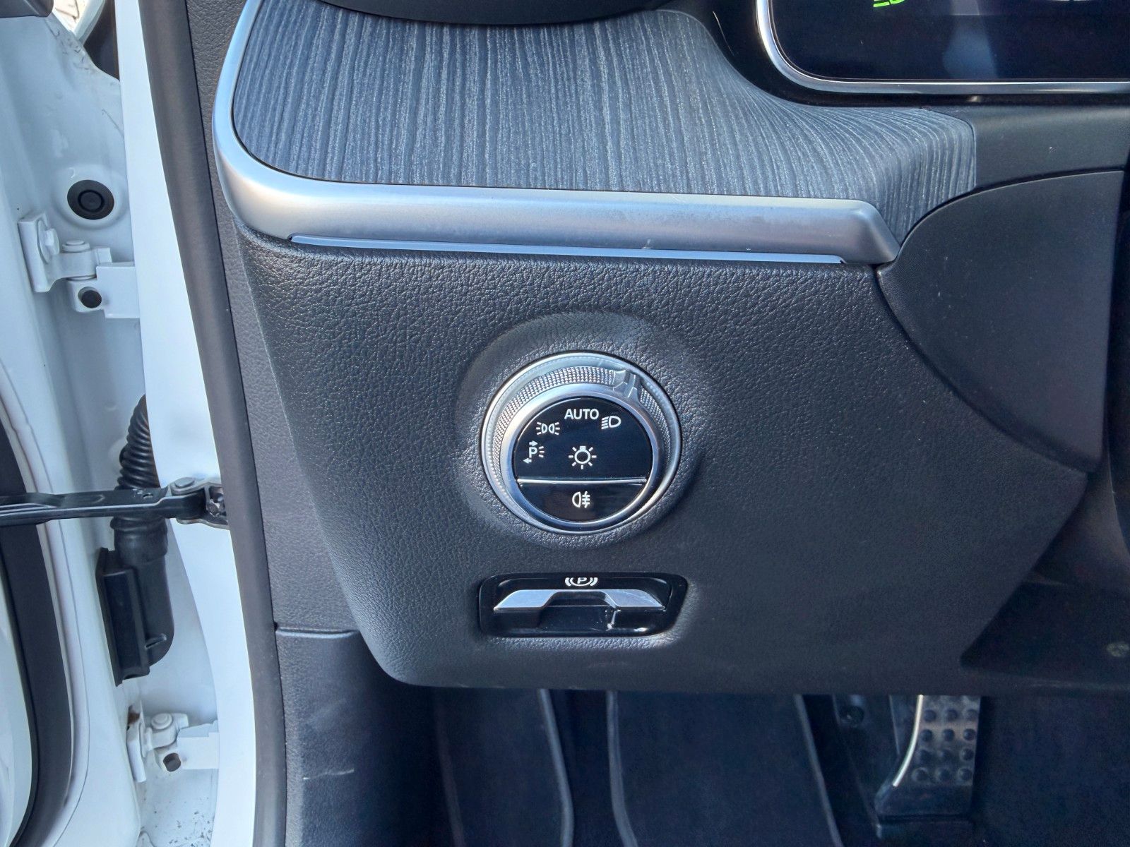 Fahrzeugabbildung Mercedes-Benz C 300 AMG Night+R-Kamera+LED+Ambiente+TOTW+18"