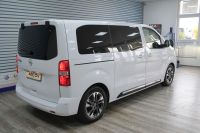 Opel Zafira-e Life Tourer M *NAVI/LEDER/XENON/TISCH*