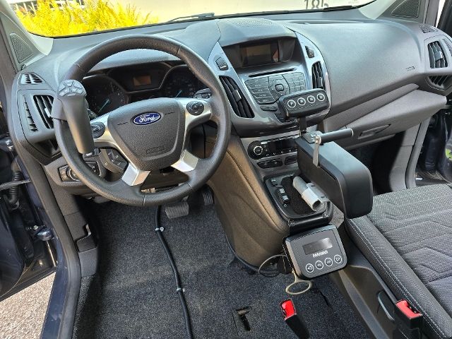 Fahrzeugabbildung Ford Grand Tourneo Connect Paravan Selbstfahrer Rolli