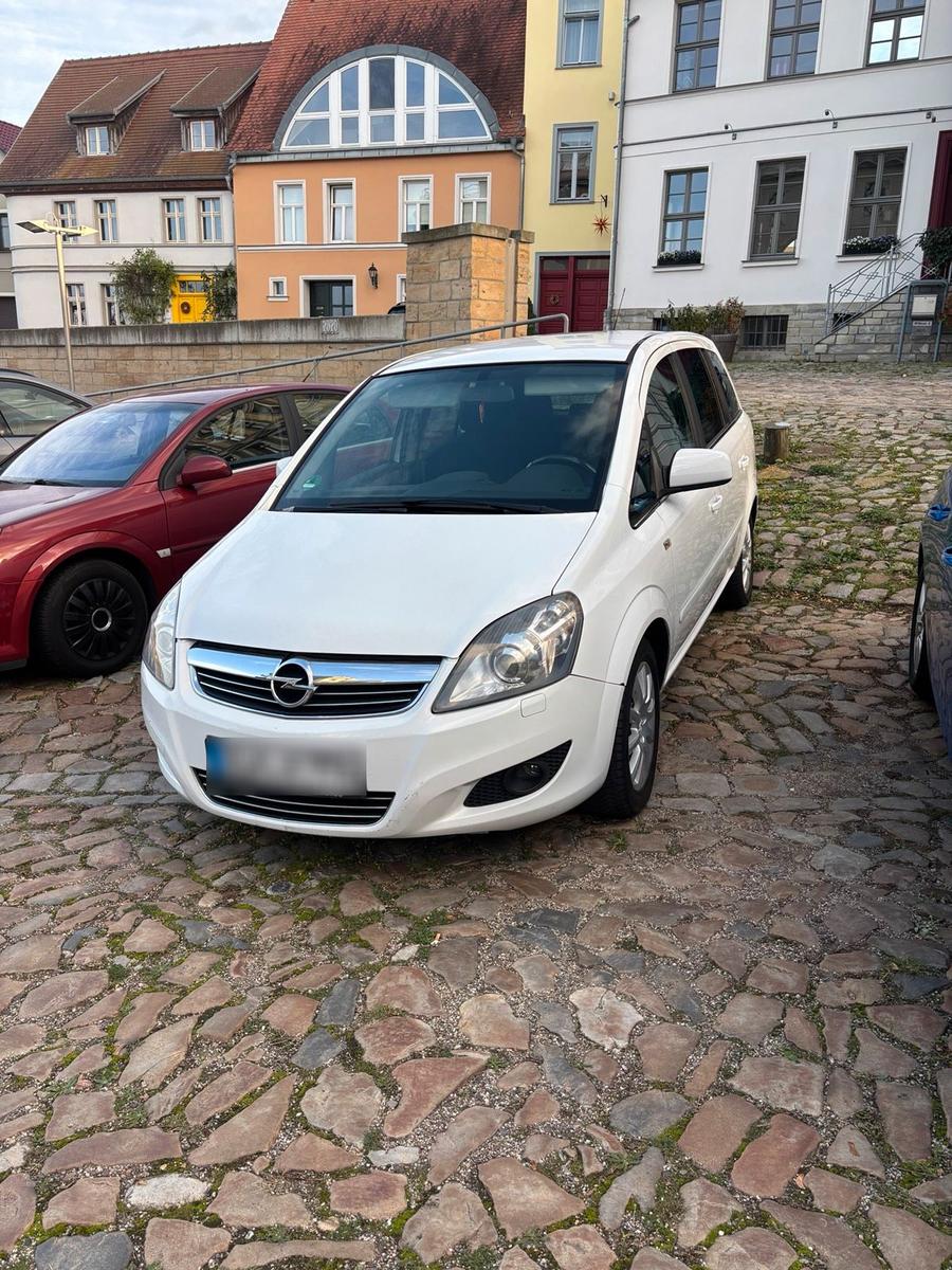 Opel Zafira, 2011