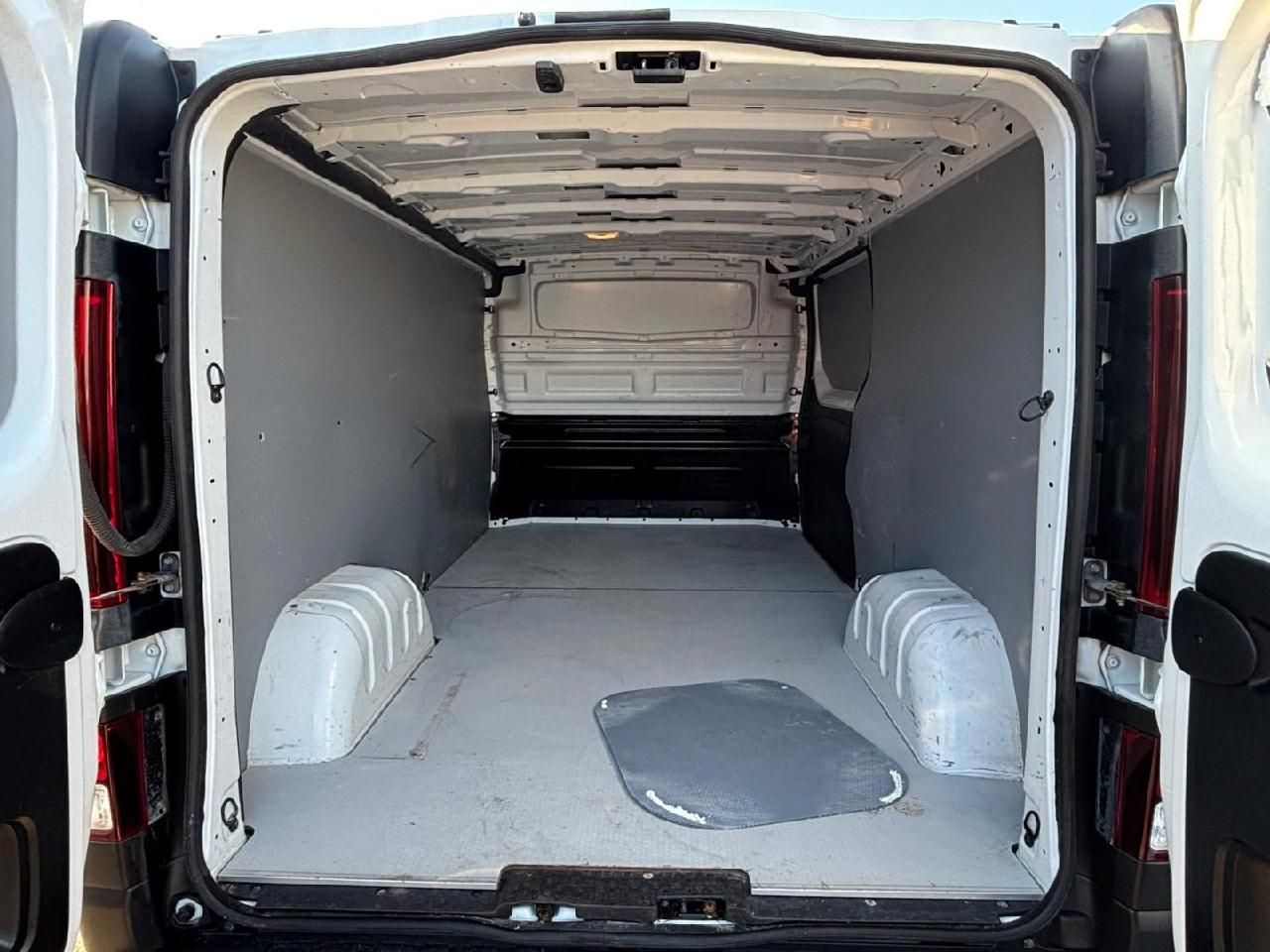 Detailbild 13 Trafic dCi 145 Kasten L2H1 3,0t SHZ*Navi*Klima