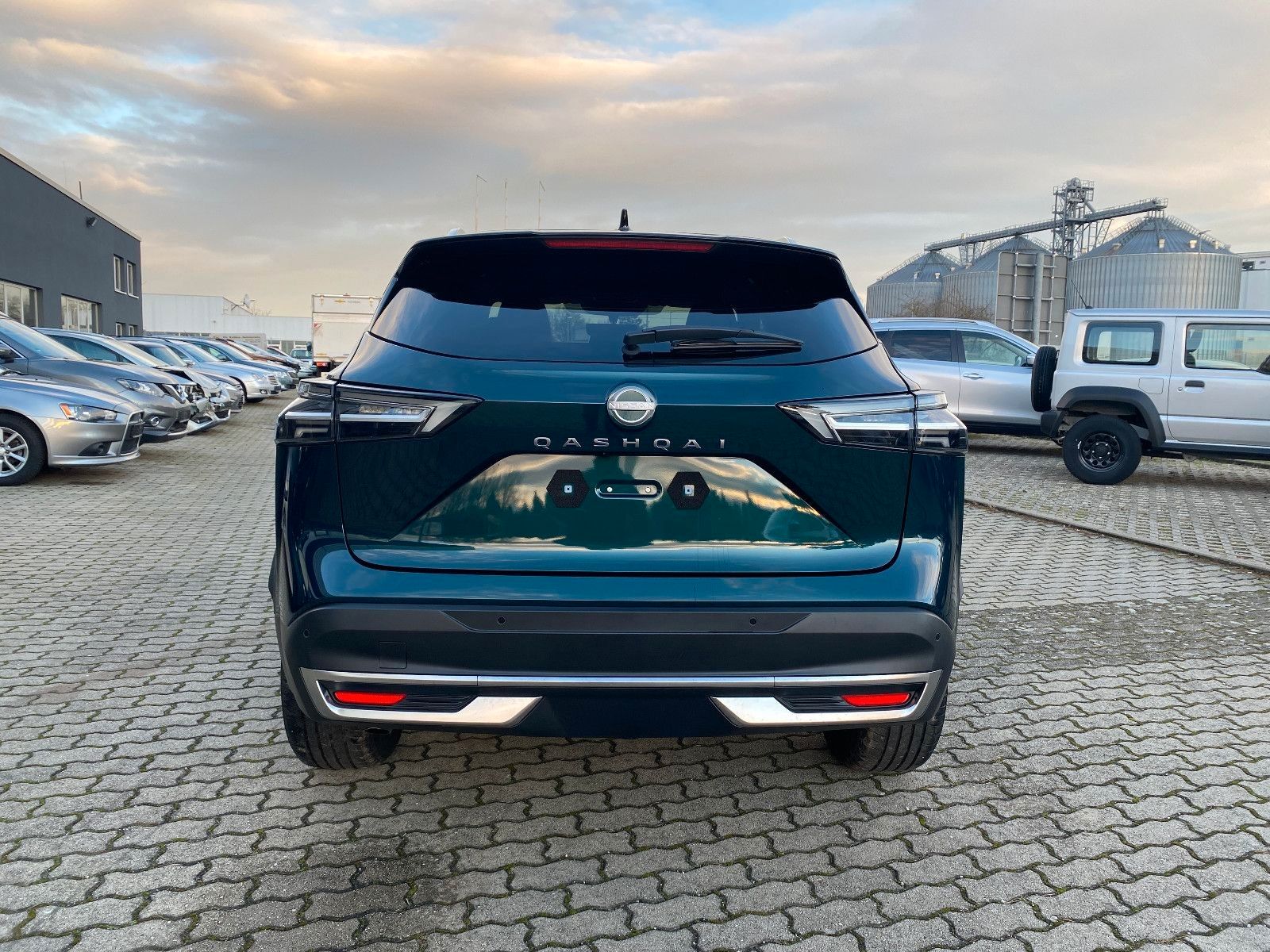 Fahrzeugabbildung Nissan Qashqai 1.3 DIG-T MHEV X-Tronic N-Connecta 2FARB