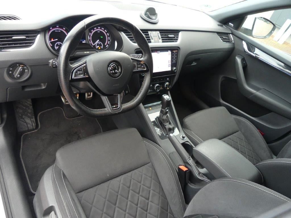 Fahrzeugabbildung SKODA Octavia Combi 2.0 TSI DSG RS *STANDHZG*KAMERA*